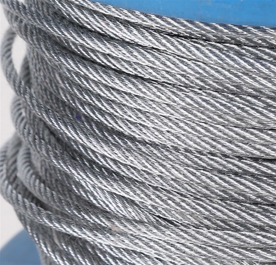 INSTANT POT 9-in-1 Duo Plus 3L Electric Pressure Cooker.