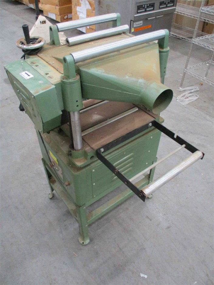 Stunning Rhodium Plated Champagne Crown Heart Ring - US Size 8