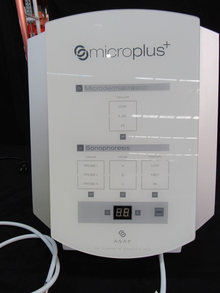 18K Gold-Filled Cuban Bracelet with Simulated Diamond Clasp - 20.3cm