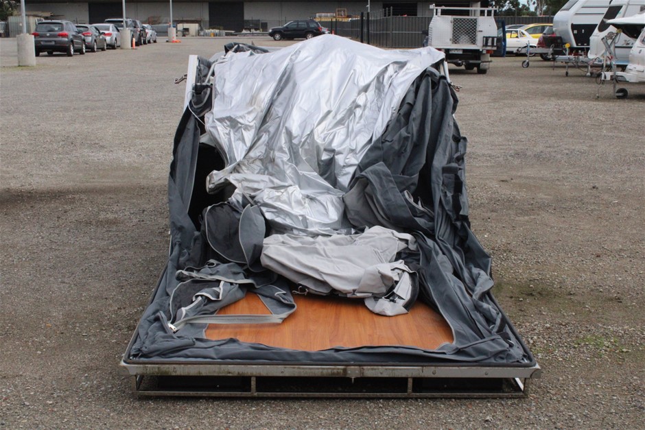 JACHS Men's Chambray Shorts, Size 40, 98% Cotton, Blue Geo.  Buyers Note -