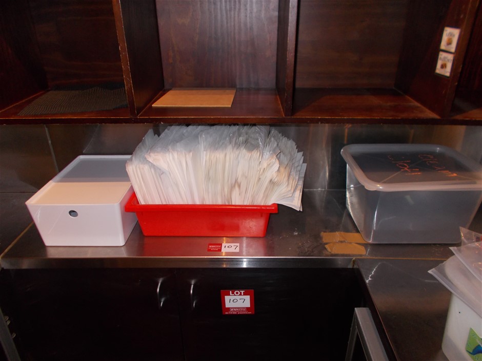 Duchesse De Paris Brut Blanc De Blancs NV (6x 750mL), France.