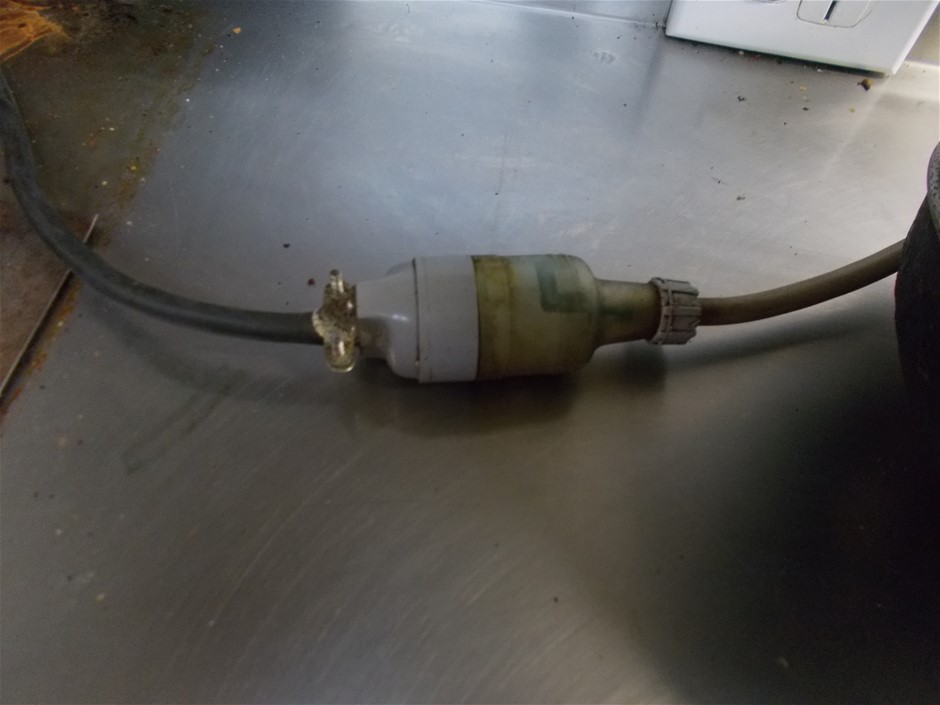 2 Monkeys Semillon Sauvignon Blanc 2025 (12x 750mL) SEA