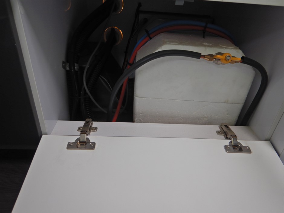 Magic Box Shiraz 2019 (6x 750mL) SEA