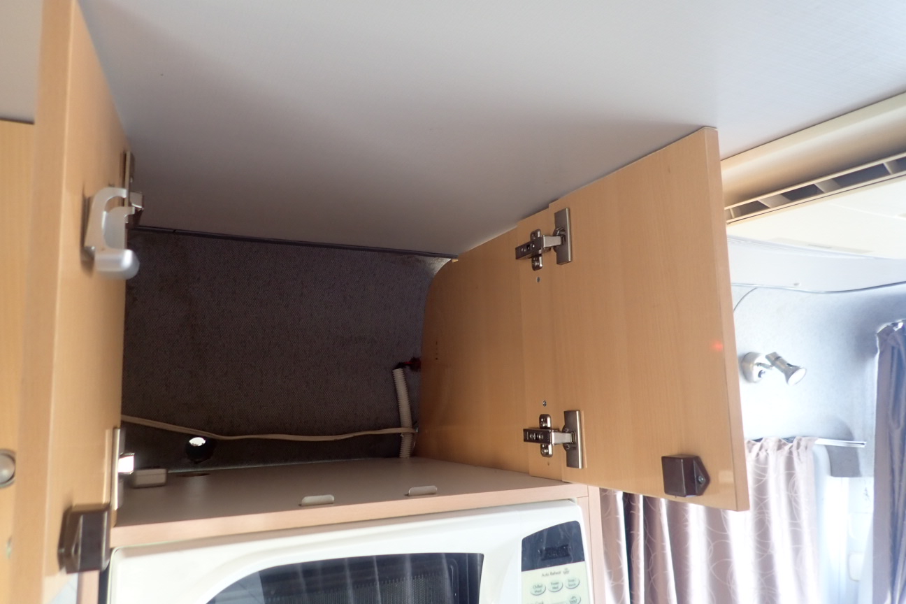 Wolf Blass Red Label Shiraz (6x 750mL), SEA.