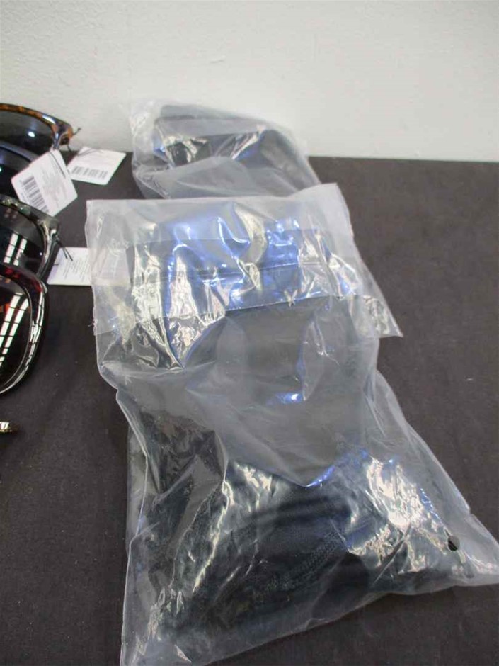 Replica Royal Ring - 16 Simulated Diamonds - US Size 6