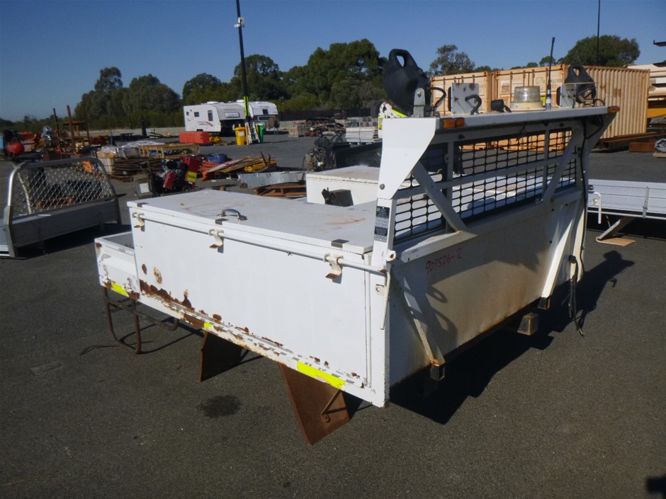 2 x ZEN-NEST HOME Swivel 360 Spin-Dry Mop, Red/Blue. N.B: Used, not in orig