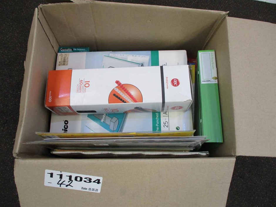 <p>3 x Aluminum Ladders </p>