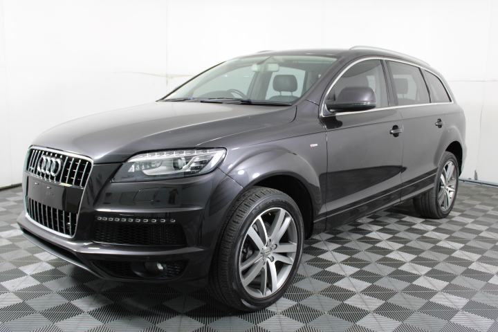 COLEMAN Classic Gladiator 2-Burner Propane Gas Camping Stove. N.B: Damaged