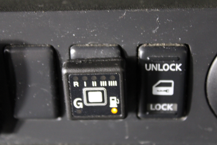 3 x CAREFREE Breathable Unscented Liners, 48 Count. NB: Damaged packaging &