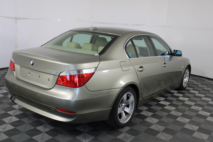 CASUAL LIVING Reversible Cooling Throw, Dotted Lines.