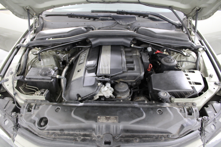 AMARI Luxury Velvet Throw, 152cm x 177cm, Light Brown. N.B: Not in original