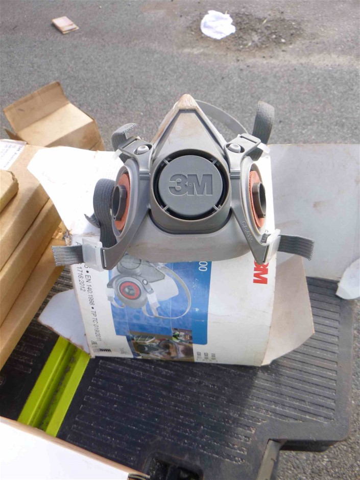 2 x BLACK+DECKER Power Series+ 18V Cordless Stick Vaccum, 1.5AH, BHFEA515JB