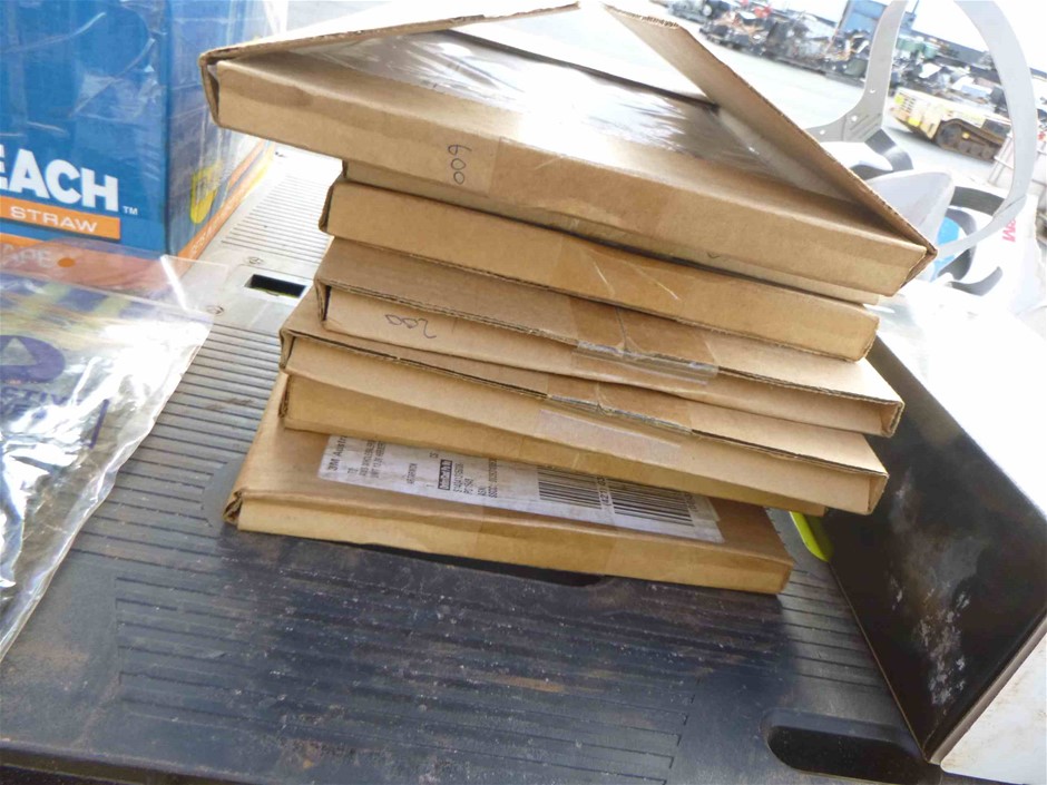 2 x BLACK+DECKER Power Series+ 18V Cordless Stick Vaccum, 1.5AH, BHFEA515JB