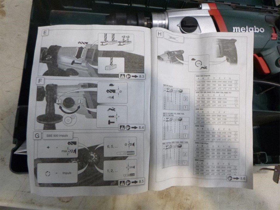 OGGI Dial A Drink Cocktail Shaker 15 Recipes, Built in Strainer, 34 oz. NB: