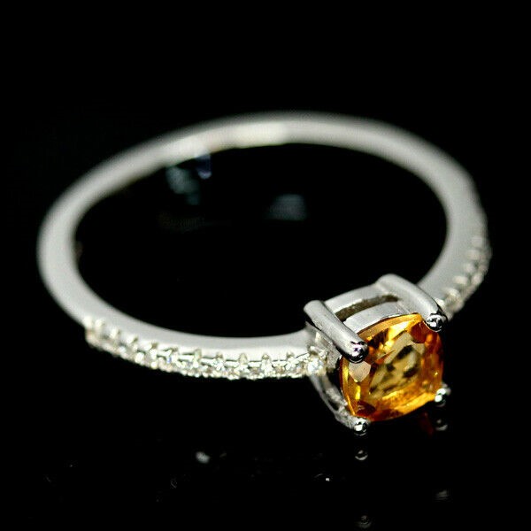 Vial full of Gold Leaf/Flake