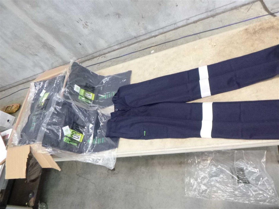 Makita 2400B 255mm Mitre Saw