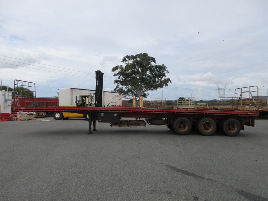 Elegant 18K White Gold plated Simulated Pink Diamond necklace