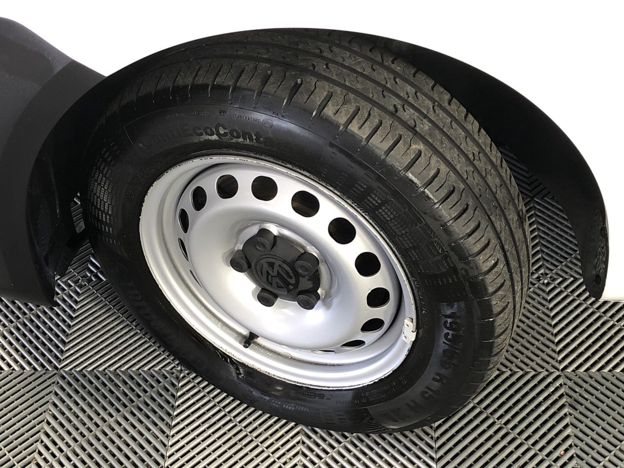 Elegant 18K Yellow Gold plated Simulated Diamond anklet