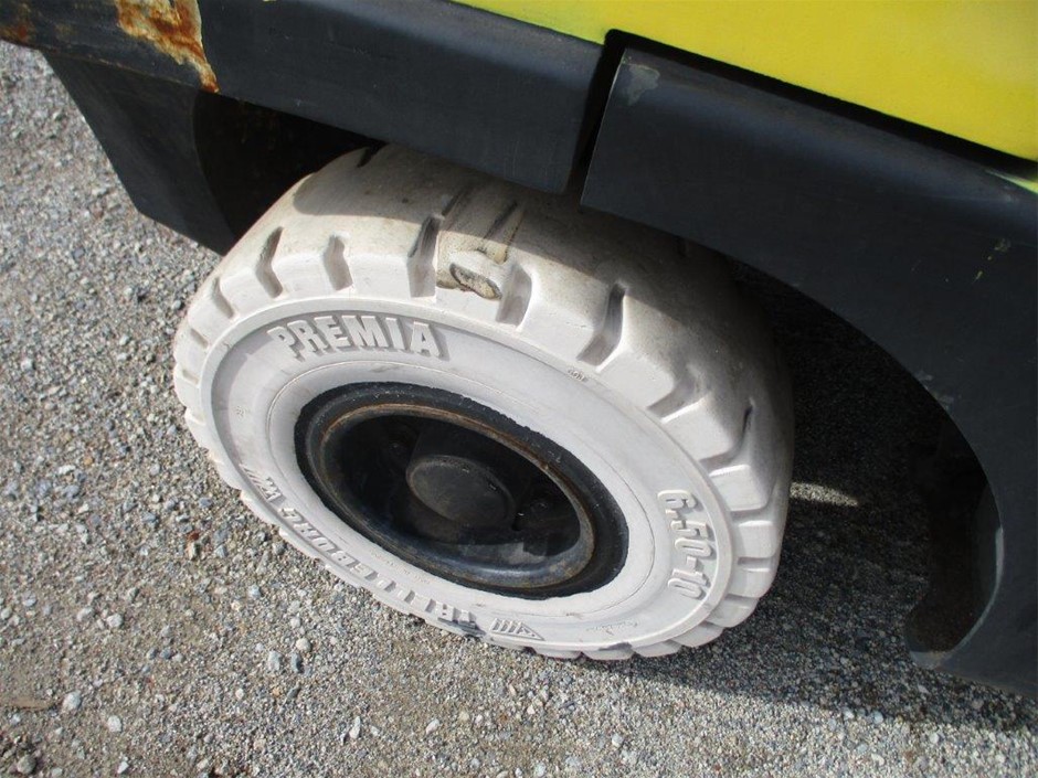 Wolf Blass Red Label Semillon Sauvignon Banc (6x 750mL)