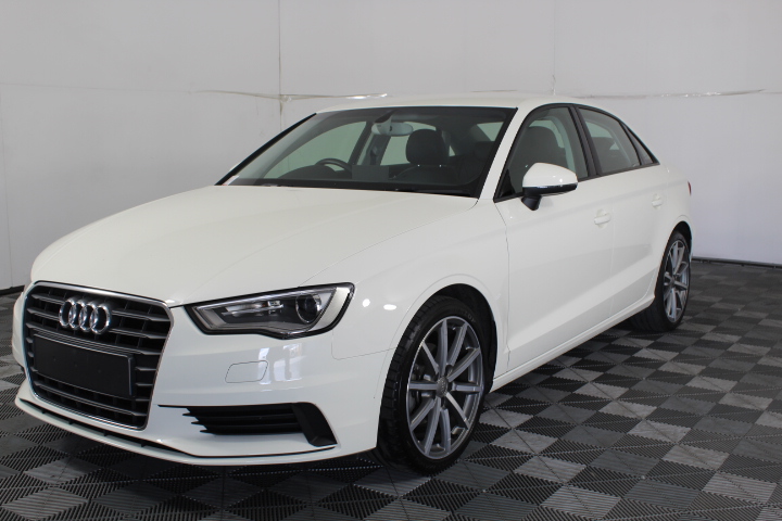 NIKE Men's Embroidered Swoosh Tee, Size M, 80% Cotton, Grey (063), BV0507.