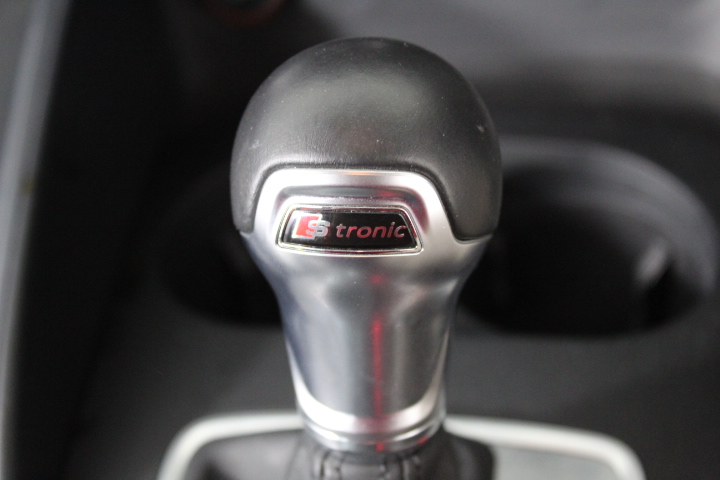 ADIDAS Women's Breaknet 3.0 Shoes, Size US6, CloudWhite/GoldMetallic, JQ548