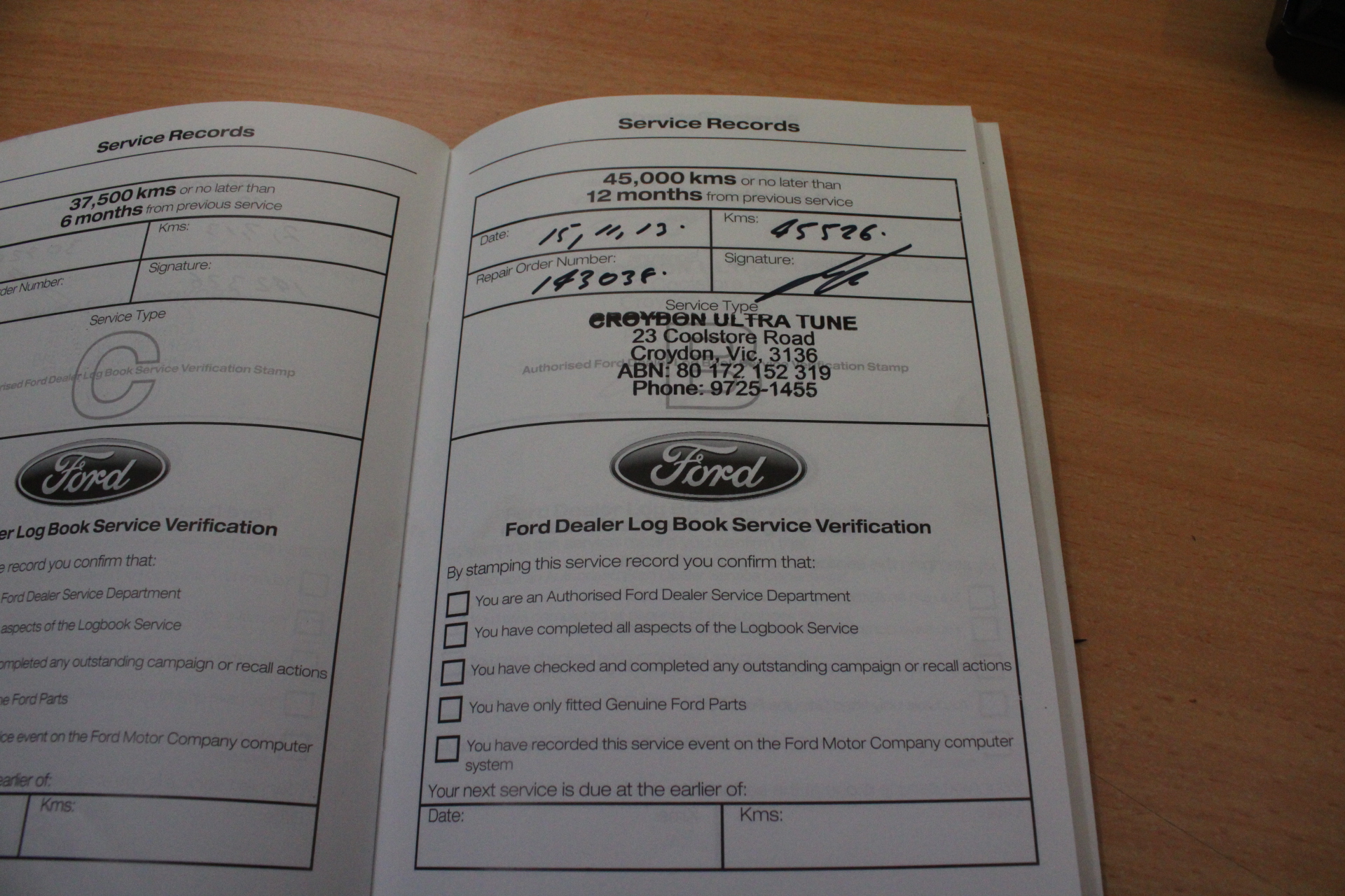 The Hero `Preservative Free` Pinot Noir 2023 (6x 750mL) SA