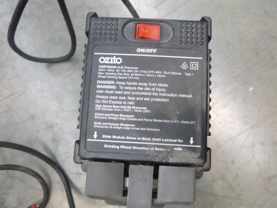 1/100 Ounce -Gold Scottdale & 1/10 Ounce Xag Silver coins x 4 Unc