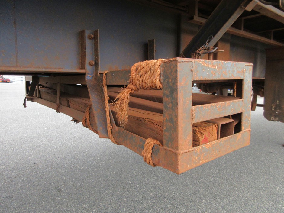 <p>2017 Isuzu FRR 4 x 2 Tipper Truck</p>