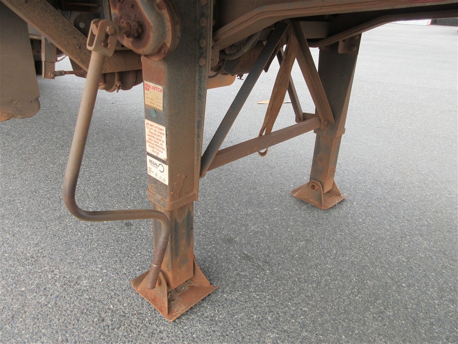 <p>Kubota  SVL75-2CH Skid Steer Loader (Track)</p>