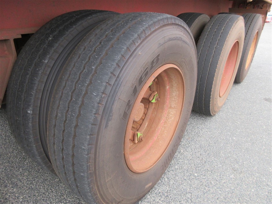 <p>Flat Packed Portable Building</p>