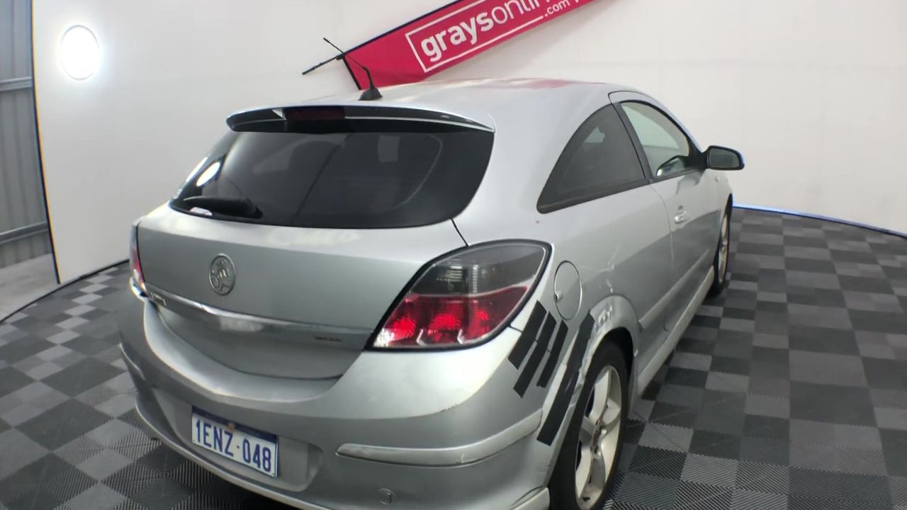 Stunning Aroma Perfume Modern Floral Twirl Necklace - Black