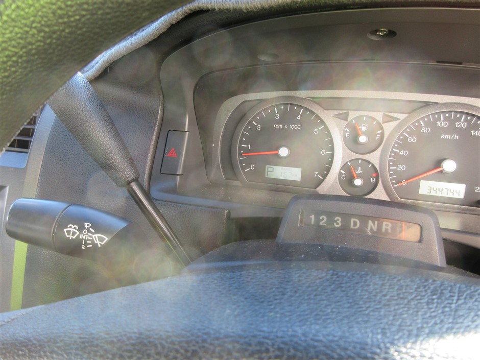 7-8mm White Pearls & Silver Plated Rhinestone Stretch Bracelet.