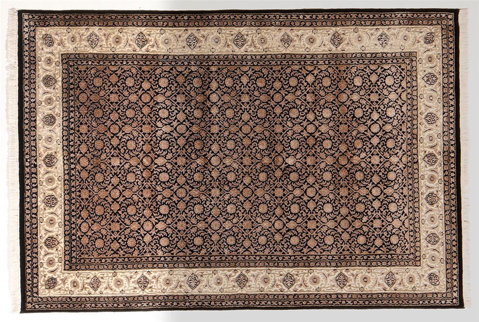 Cute Cat Earrings in Gold