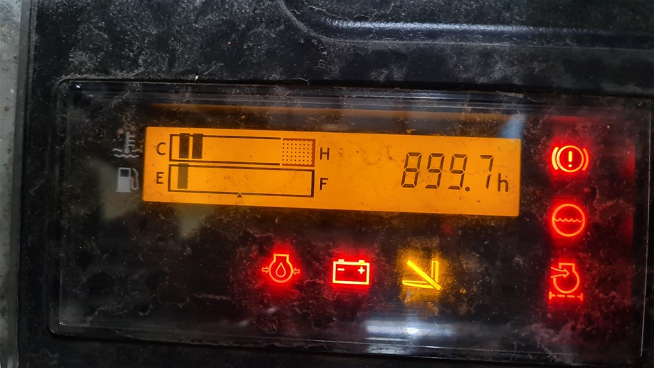 Stunning Rhodium Plated Champagne Crown Heart Ring - US Size 7