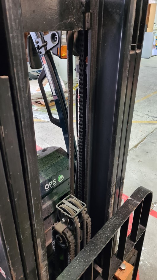 Stunning Rhodium Plated Simulated Diamond Ring - US Size 7