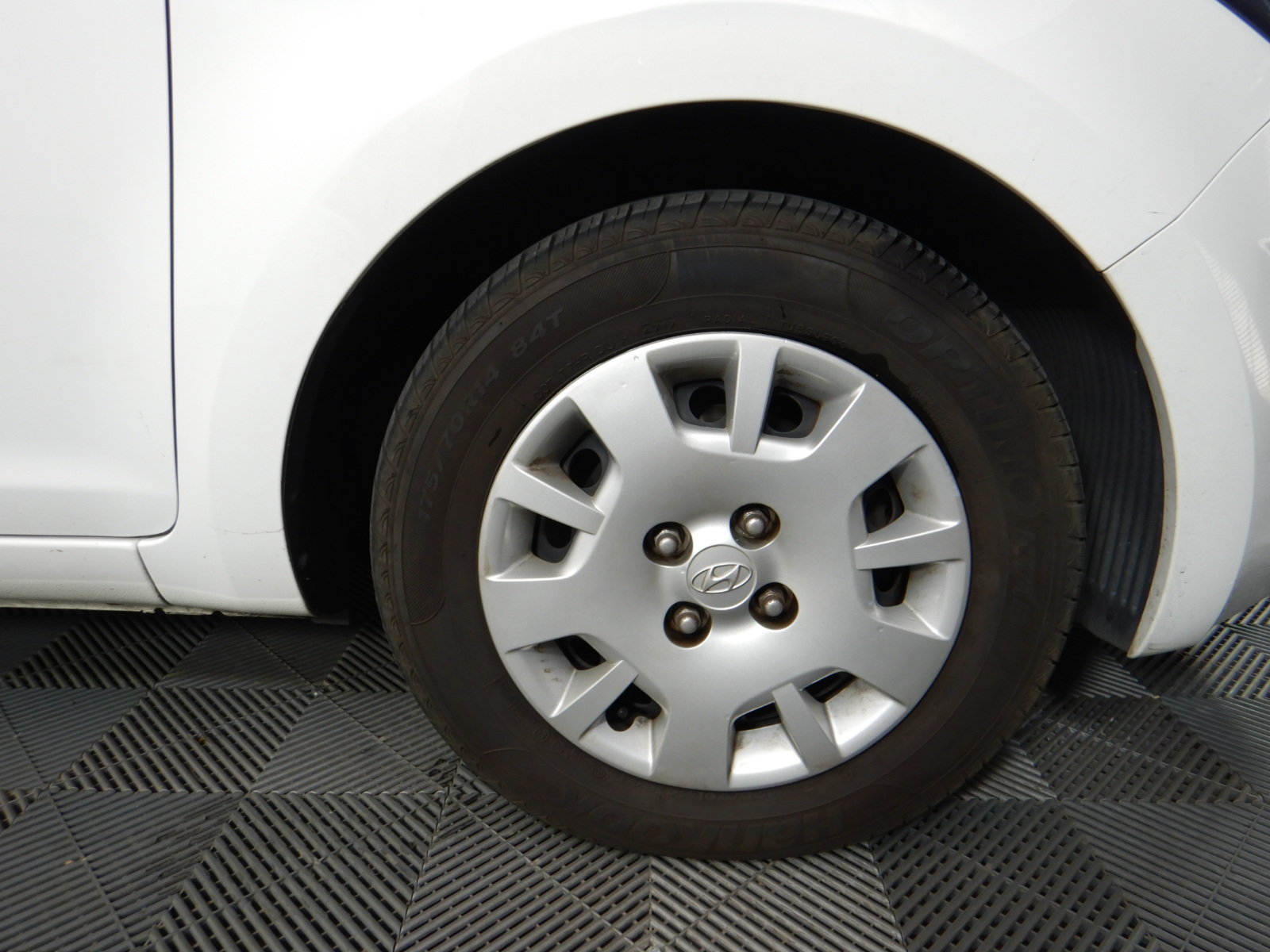 Rhodium Plated Simulated Diamond Pendant Necklace with JEWELLERY BOX