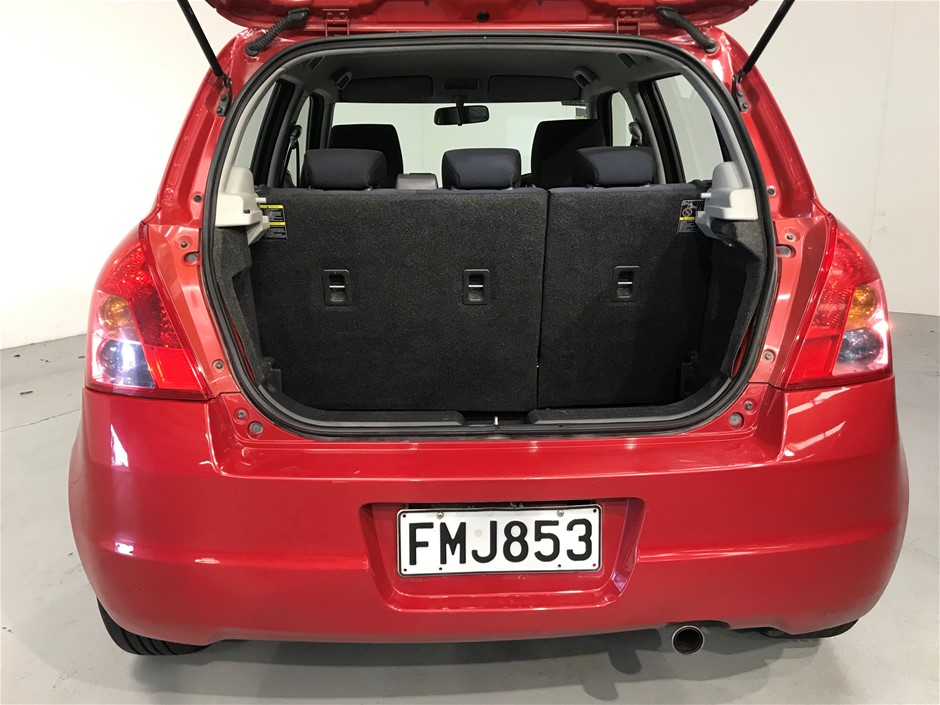 VTECH 4.3" 2-Camera Full Colour Pan & Tilt Video Baby Monitor, White. NB: M