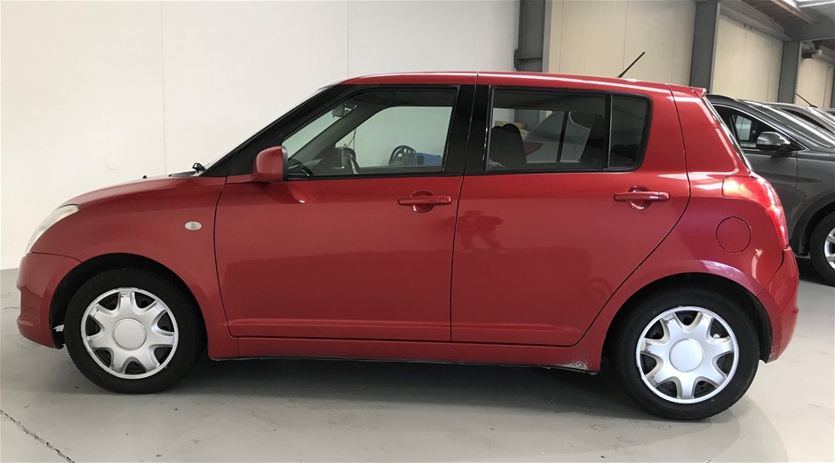 DELTA Faucet Zura Toilet Paper Holder, Chrome, Bathroom Accessories, 774500