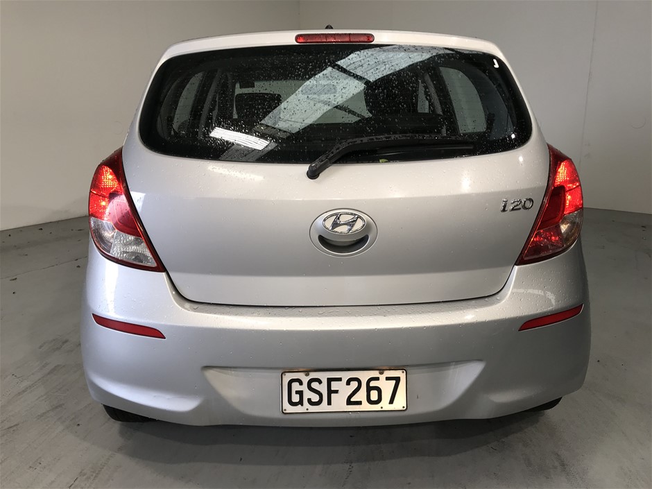 11.43 carats natural blue sapphire Certified-Madagascar