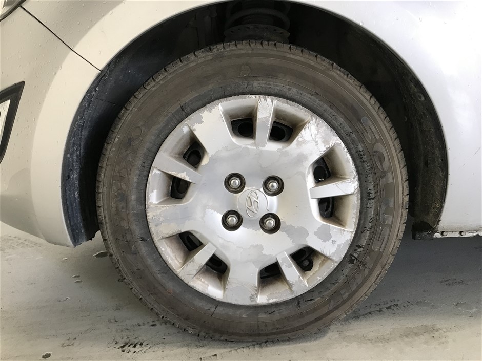 5 Carat round 5 white diamond each CVD Uncertified