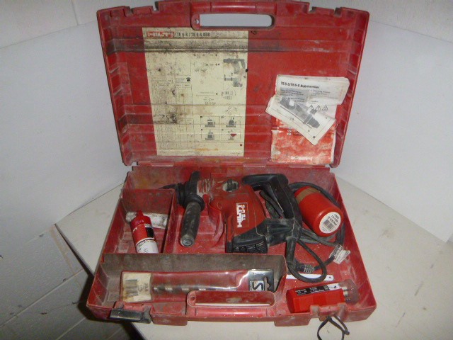 By The Vineyard Mixed Pack Pinot Grigio & Chardonnay (12x 750mL). SEA.