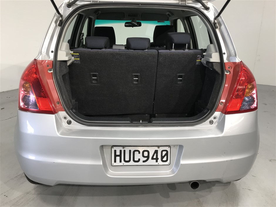 Designer Simulated Diamond Green Heart Pendant Necklace in Silver