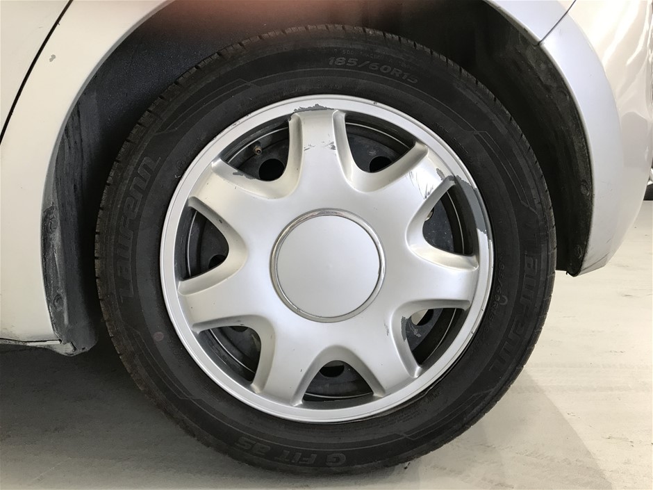 Cute Green, Cream & Gold Bow Earrings