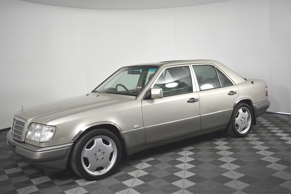 Fibre optic illuminator