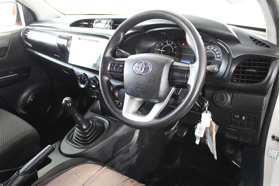 Wolf Blass Yellow Label Shiraz (6x 750mL). SA