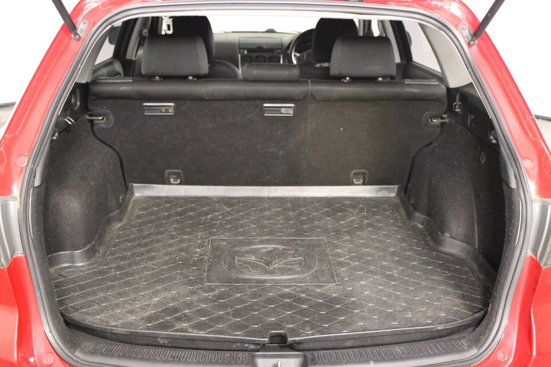 Squealing Pig Mid Strength Sauvignon Blanc (6x 750mL).