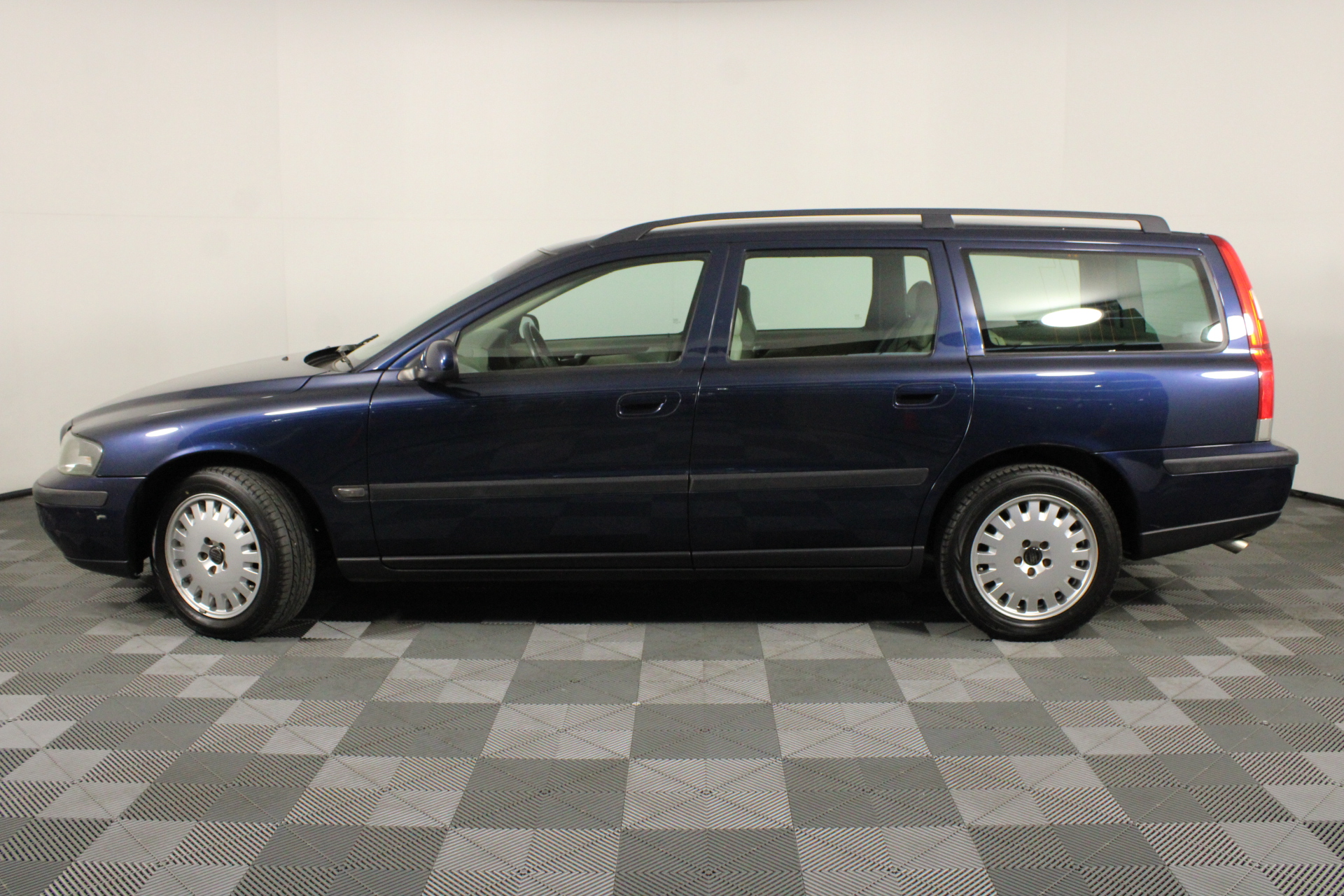 Elephant in the Room Pinot Noir Bagnum 2024 (6x 1.5L) SA