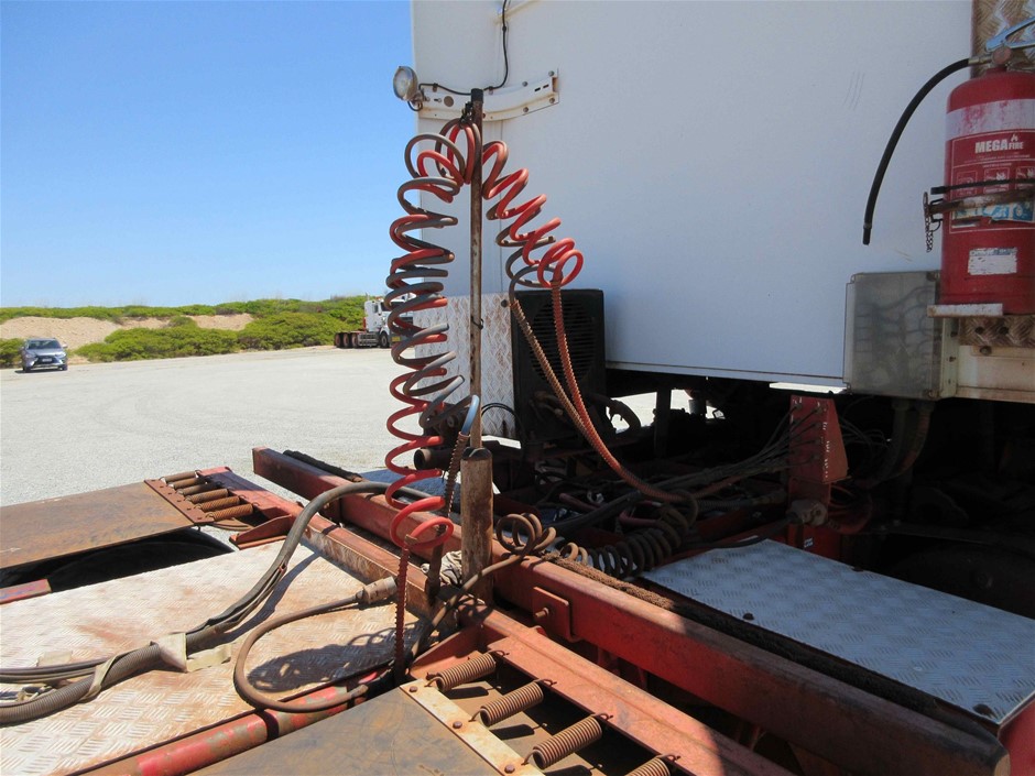 1200 Thread Count Egyptian Cotton Fitted Sheet | White Stripe | Cot Size