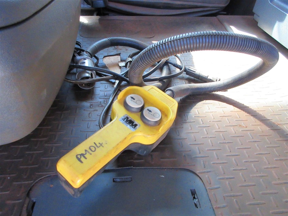 Quantity of 400 1650mm Star Pickets (Unused)