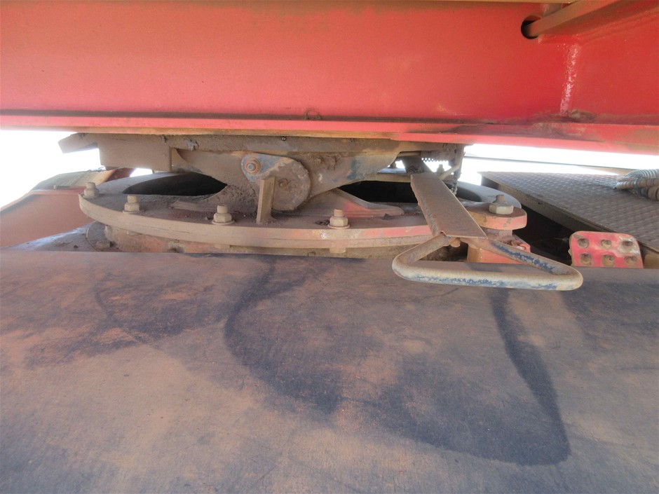 DEWALT 38L Wet & Dry Vacuum With Accessories, Model DXV38SX.